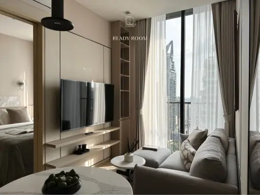 For rent: Noble State 39, beautifully decorated room, fully built-in throughout the room, very high floor. Book now and you won't be disappointed.