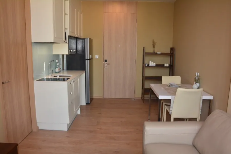 Condo for rent, Noble Bee 19, nice room, spacious size, comes at a great price, book now.