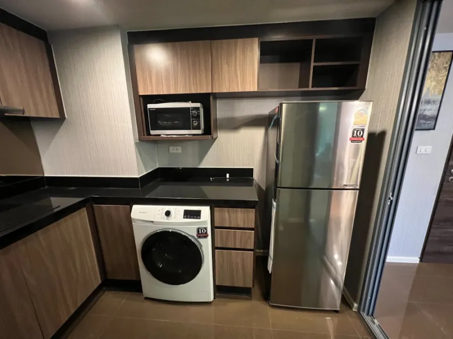 Condo for rent, Focus at Ploenchit, spacious room, 3rd floor, beautiful decoration, ready to move in. Don't wait!!
