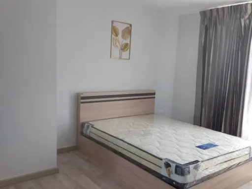 For rent: Grene Chaengwattana, 15th floor (corner room), great view, spacious area, ready to move in immediately.