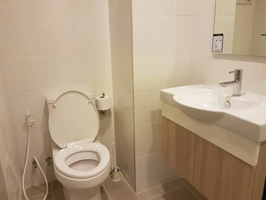 For rent, Ideo Sathorn-Thapra, high floor, beautiful view, fully furnished and ready to move in. If interested, hurry up to reserve now.