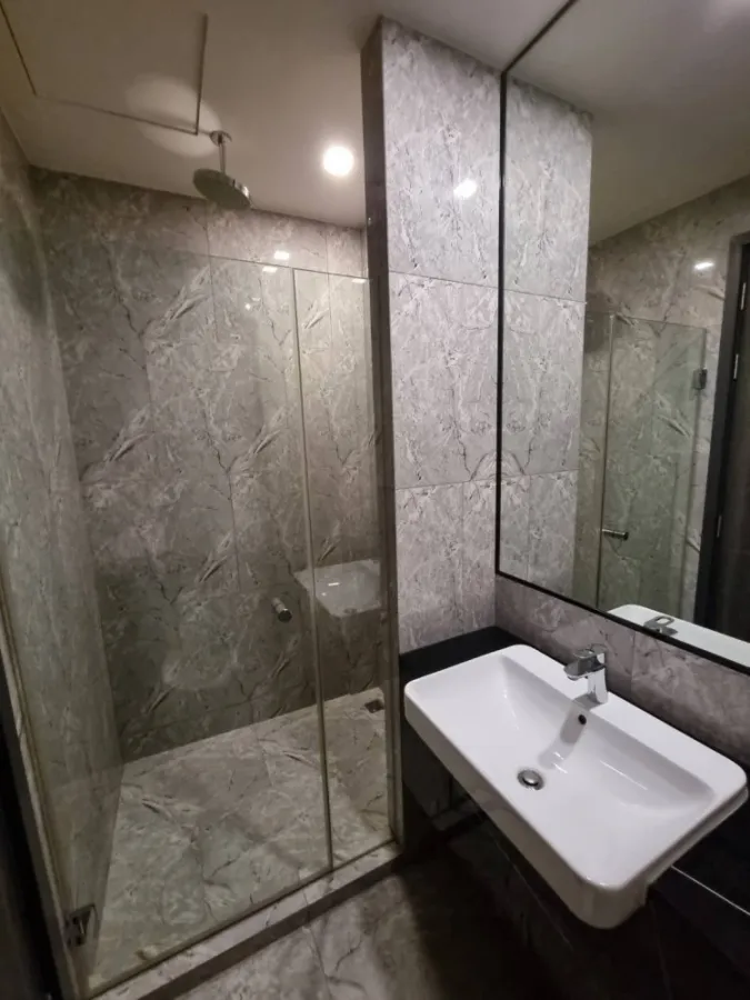 For rent!! Condo Ashton Asoke, 36th floor, Asoke Road view, full facilities, ready to move in. Hurry up and book now!!