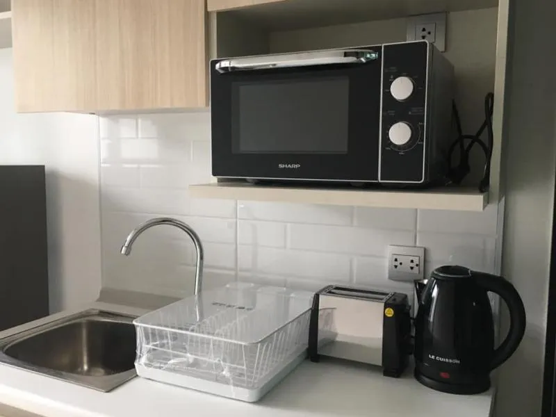 Condo for rent, Wynn Ladprao-Chockchai 4, 1 bedroom, balcony facing pool view, fully furnished, very cheap price.