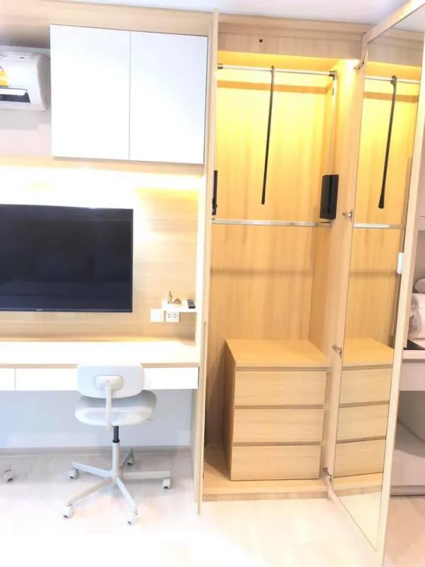Condo for rent, Life One Wireless, beautiful room, high floor, city view, open, unblocked view A lot of furniture, best location, convenient transportation, near BTS, hurry
