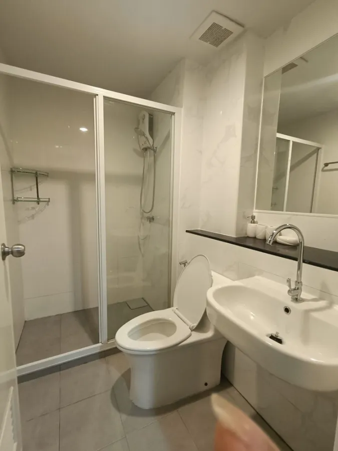 ขาย รีช พหลโยธิน52 ห้องสว่างมองแล้วสบายตา กั้นประจกแยกเป็นสัดส่วน ตกแต่งพร้อมอยู่ อย่ารอช้า จองเลย