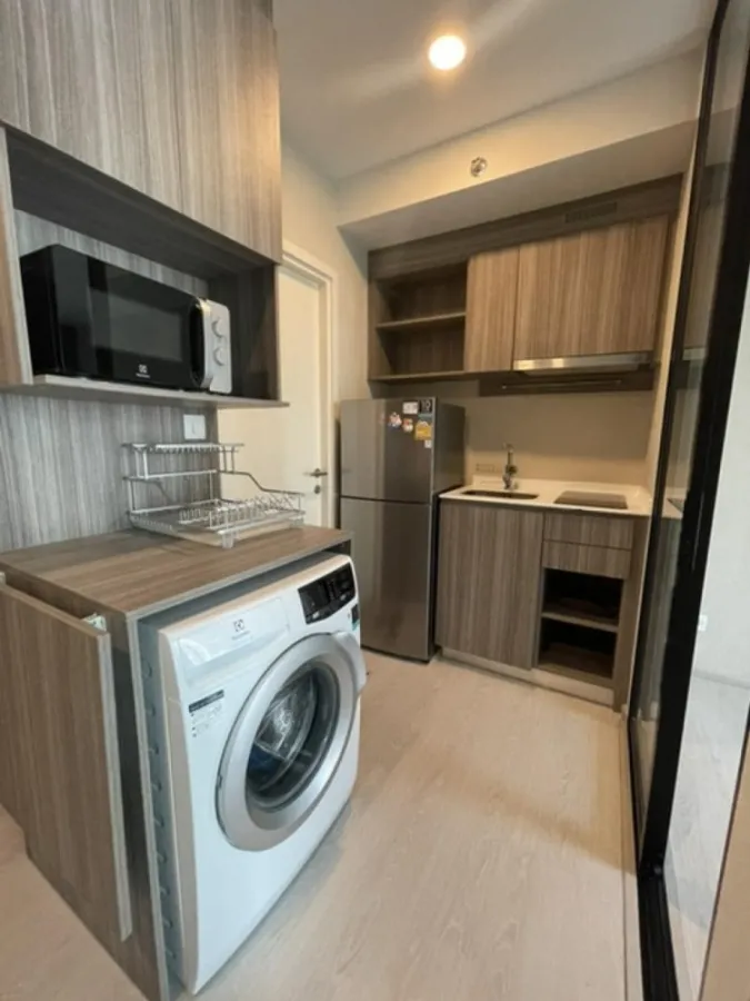 For rent: Knightsbridge Phahonyothin-Interchange. Decorated room ready to move in Divided into a divided garden, separate kitchen. Good like this. Boo