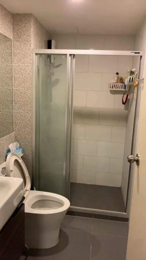 For rent Knightsbridge Sky City Saphanmai 1 bedroom 1 bathroom comes with full facilities. Don't let the room slip out of your hands.
