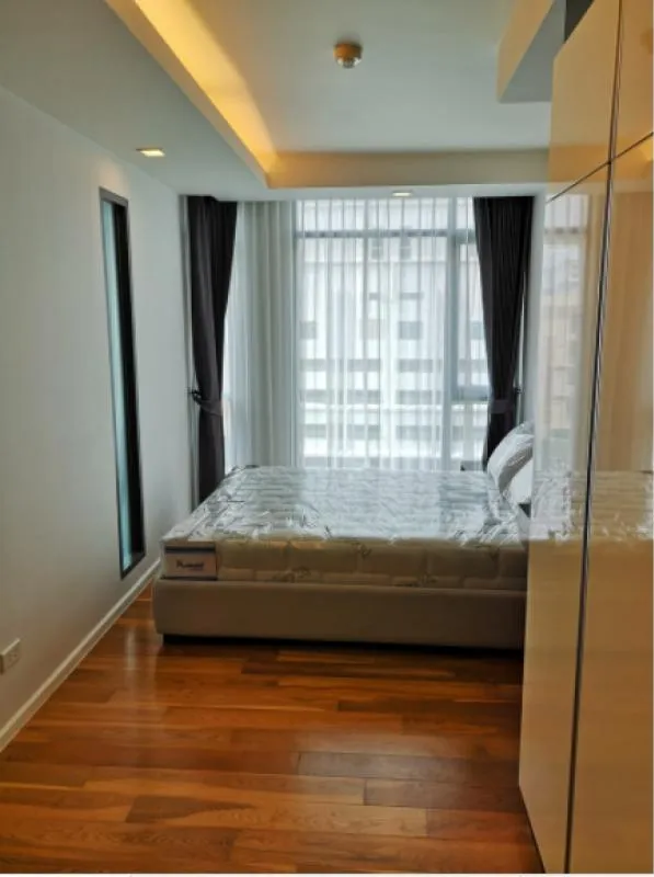 Condo for rent, Focus at Ploenchit, very beautiful room, fully furnished, ready to move in, beautiful city view, convenient transportation, near BTS Hurry up and grab it.