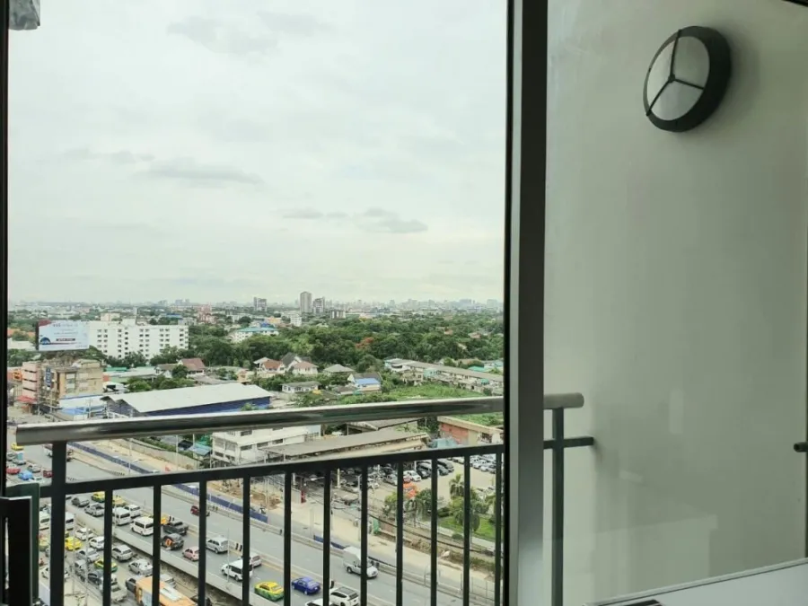 For rent Supalai Vista, Pak Kret Intersection, beautiful room, 12th floor, pool view Drag a nice bag and walk in.