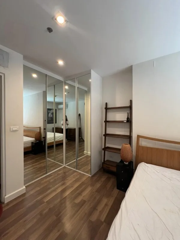 ขายให้เช่า The Room Sathorn-Taksin ชั้น 19 วิวเมืองสุดปัง บรรยากาศดีมาก ฮวงจุ้ยดีมาก ห้ามพลาดเด็ดขาด