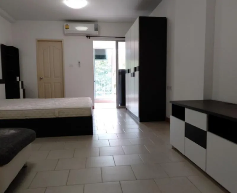 For rent Supalai City Resort Ratchada-Huay Kwang, super condo, great location, near MRT, great view, book now, don't miss it.