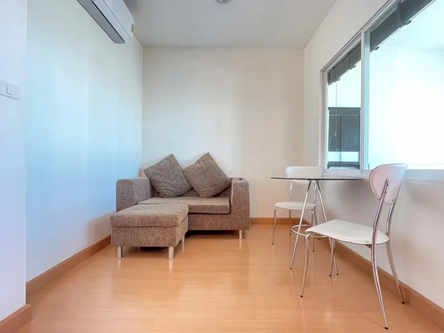 Condo for rent: Life at Ratchada-Huai Khwang. The room is ready to move in. Full facilities, don't miss it.