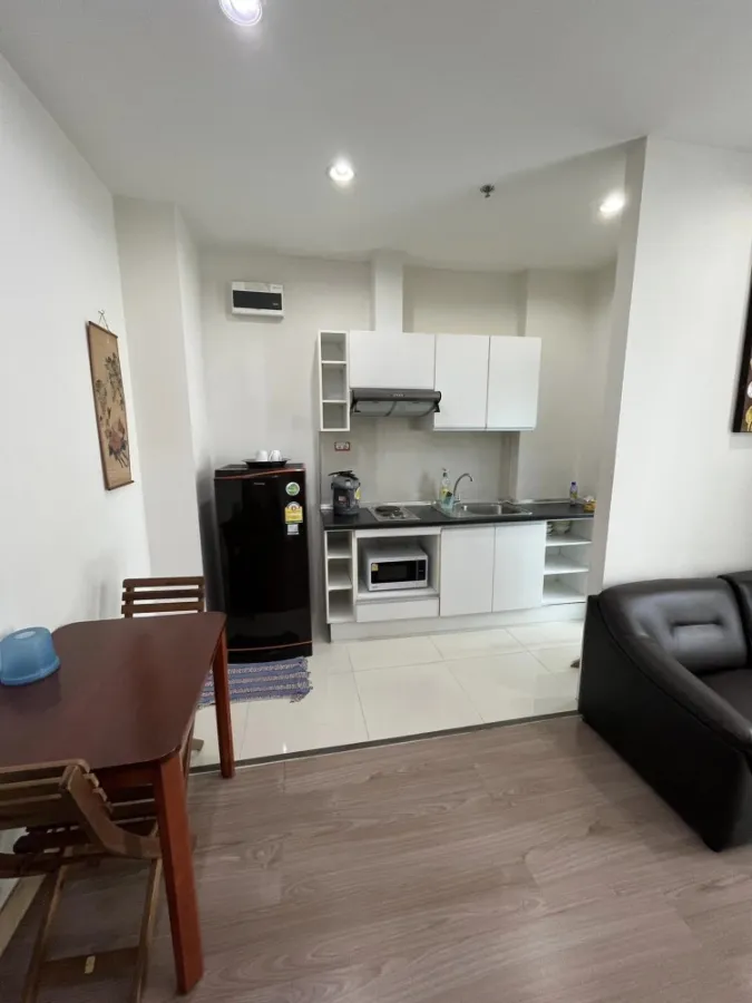 ปล่อยเช่า คอนโด astro condo 1 ห้องนอน 1 ห้องน้ำ ตกแต่งพร้อมวอลเปเปอร์จุกๆ เฟอร์ครบ รีบจองเลย