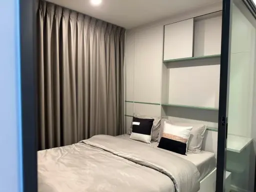 For rent: Blue Sukhumvit 105. Very clean and comfortable room. Fully furnished; just bring your suitcase and move in!