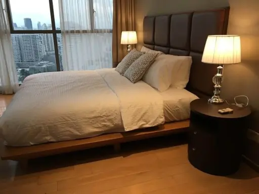 For rent, Aqua Sukhumvit 49, 28th floor, very high, beautiful city view, very impressive, spacious room, comfortable, not cramped, go for it!
