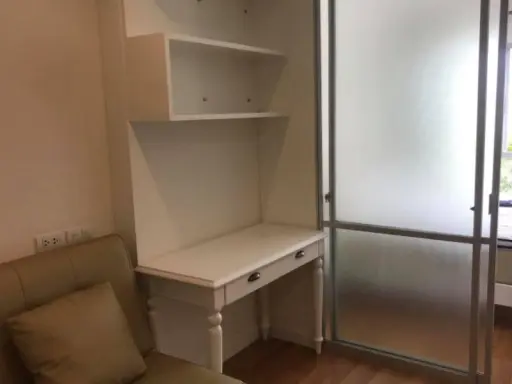 For Rent Lumpini Place Ratchayothin With built-in furniture, white tone, real room, very beautiful, complete electrical appliances, urgent