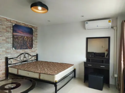 For rent, Family Park Ladprao 48, a room at the edge, has privacy, good view, has a balcony, you won't be disappointed.