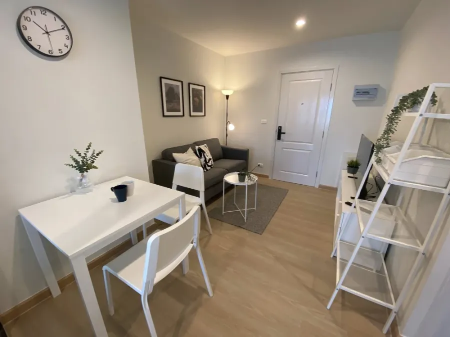Terra residence for rent, corner room with privacy, decorated in a controlled tone, comes with complete amenities, don't miss it.