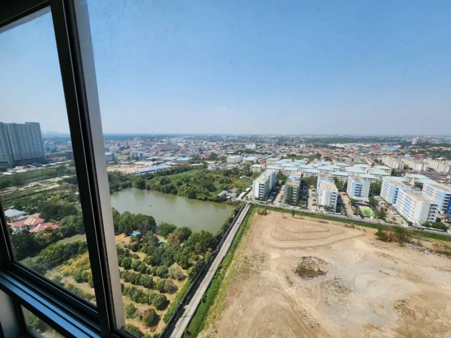 For rent Niche ID @ Pakkred Station, very spacious room, high floor, clear view at a great price. If interested, hurry up.