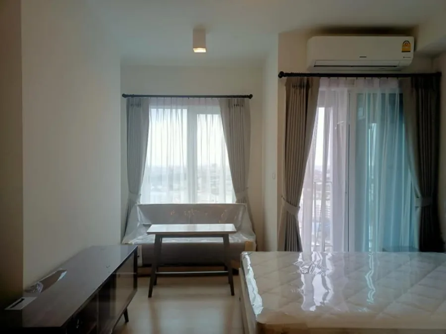 For rent Chapter One Eco Ratchada-Huay Kwang, got a corner room, 23rd floor, no building blocking view. It's worth recommending here.
