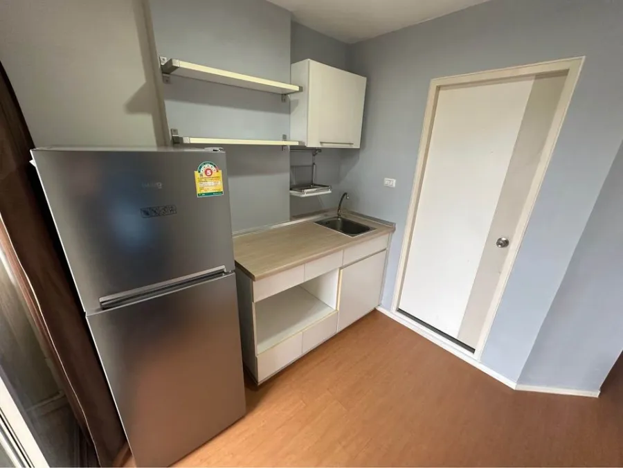 For sale: Lumpini Condo Town Ramintra-Lad Phrao, divided into separate rooms, fully furnished, don't miss out!