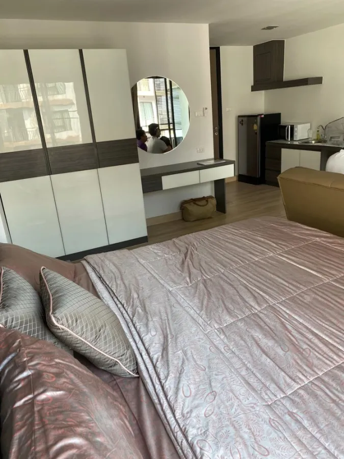 ขาย ให้เช่า คอนโด Condo Living Avenue Bangsaen ชั้น 7 ตึก C ขนาด 30 ตรม. วิวสระใหญ่ ลากกระเป๋ามาได้เลย
