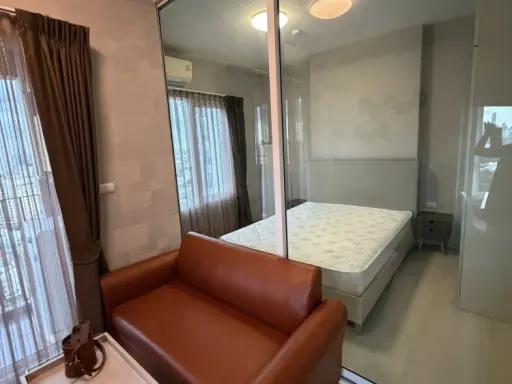 For rent: Chapter One Eco Ratchada-Huai Khwang, 1 bedroom, 1 bathroom, fully furnished. Just bring your suitcase and move in!