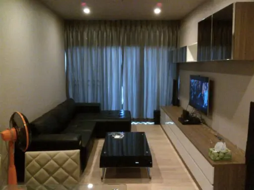 Condo for rent: Noble Refine, high floor, fully furnished + electrical appliances Potential location, extremely convenient transportation.