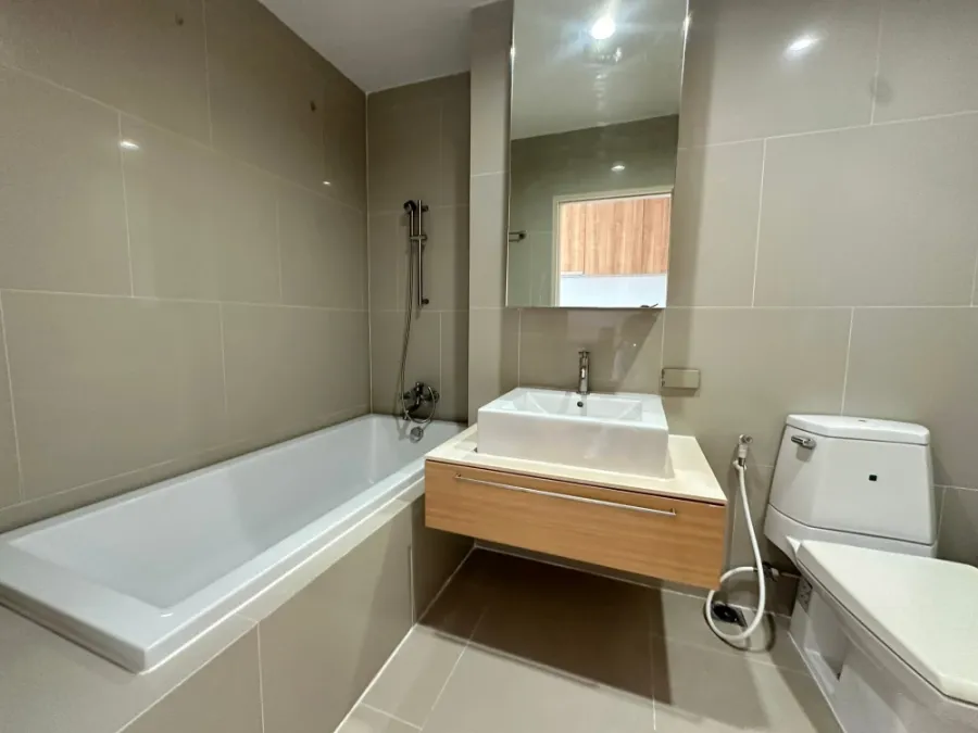 High-Floor Corner Unit for Rent - 25th Floor, North-Facing (Cool All Day) Near MRT Ladprao | ✨ The Issara Ladprao