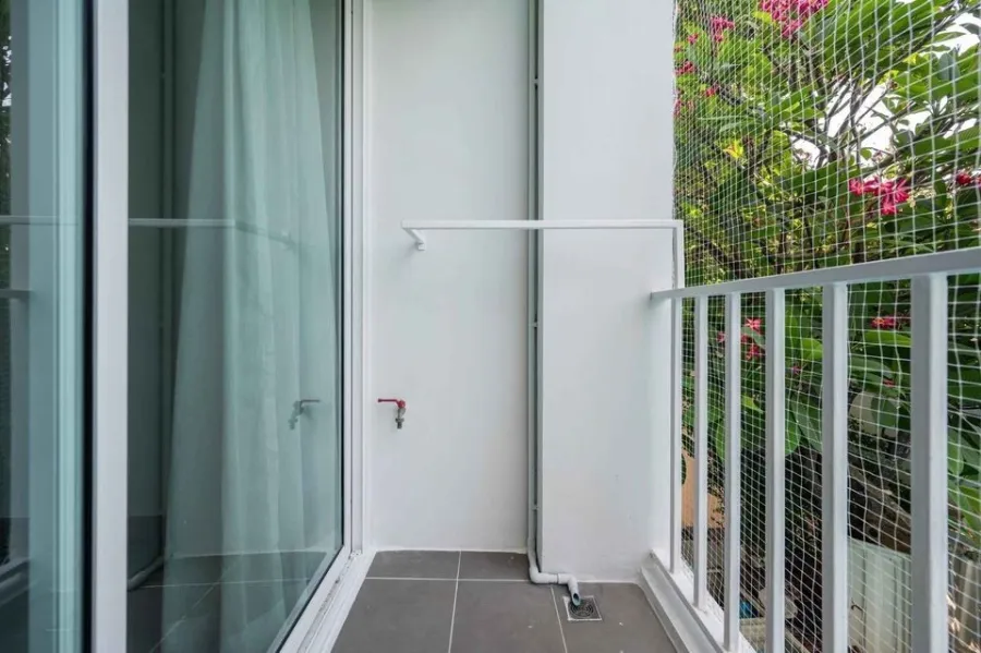 For rent, Sense of London, beautiful room, amazing Buit-In, fully furnished, great tone control, if you miss it you will regret it.