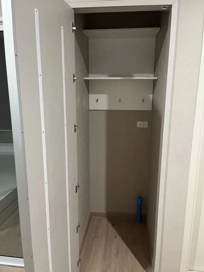 For sale, The Parkland Petchkasem-Thapra, 8th floor, city view on Phra Nakhon side. Partitioned room. Book now. Don't wait.