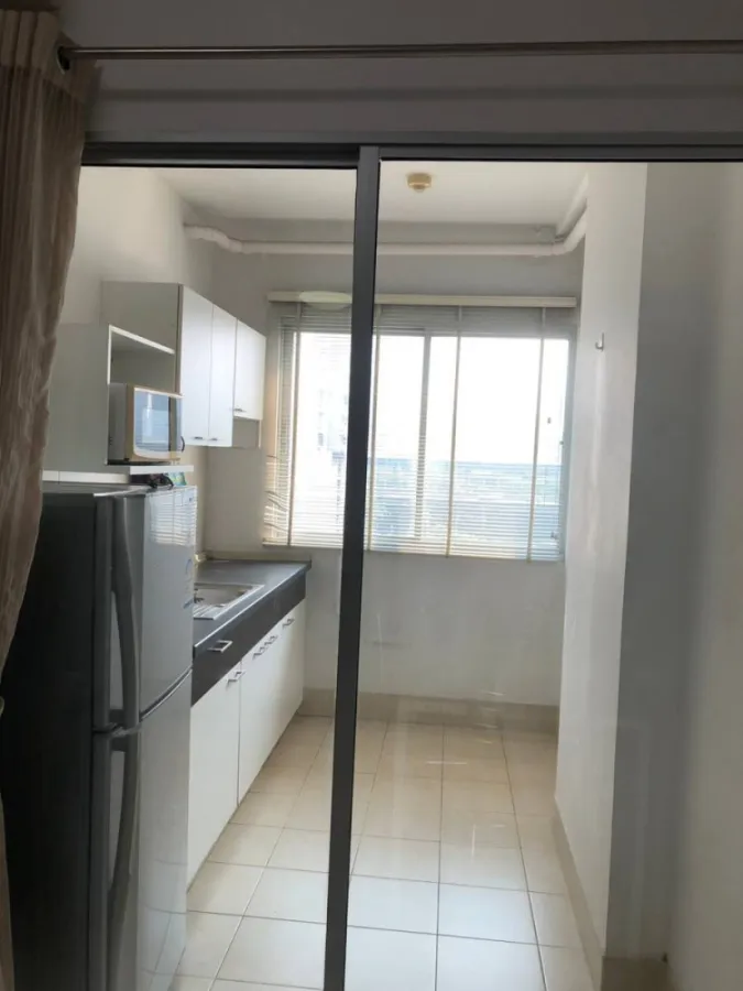 Condo for rent Supalai Park Asoke-Ratchada, pool view New renovated room, ready to move in, don't miss it!!