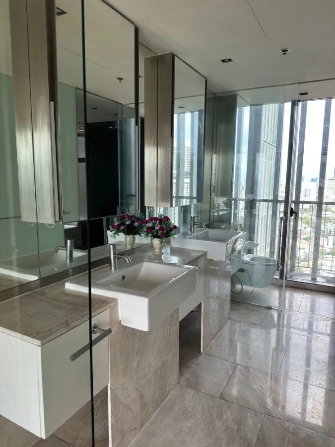 Condo for sale, rent, The Met, very large room, separated into sections, beautifully decorated, ready for you to move in. Hurry and reserve before it