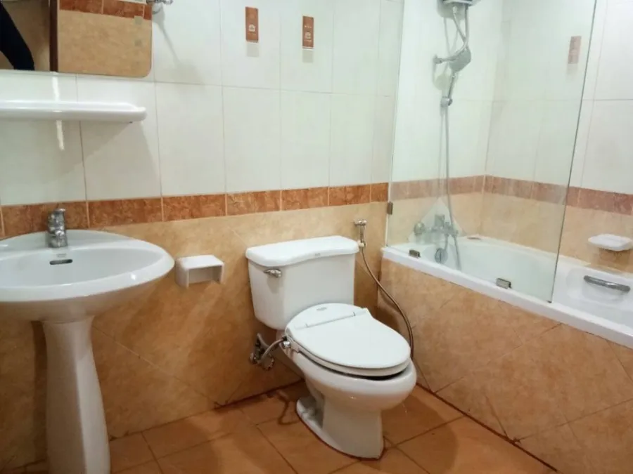 For rent urgently!! Condo The Waterford Park Sukhumvit 53 near shopping areas, convenient to travel, book now!!