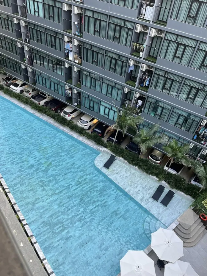 For rent: The Independent Condo Amata, pool view, simple decorated room. With a large TV If you don't reserve, you'll miss a lot.