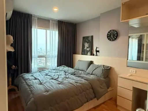 For rent: Lumpini Ville Pattanakarn-Srinakarin. Beautifully decorated room with wallpaper throughout. Just bring your bags and move in!