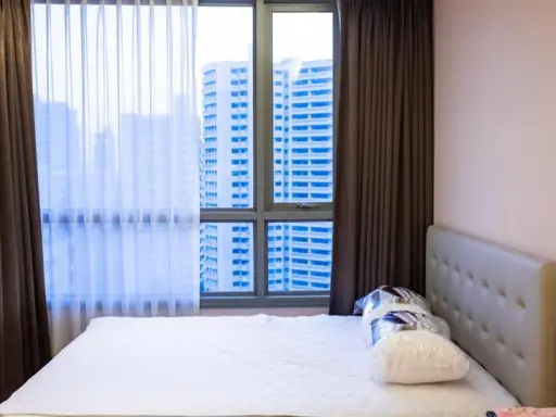 For rent, H Condo Sukhumvit 43, beautiful room, fully furnished, ready to move in, with bathtub, good location, easy to travel, near BTS, urgently book.