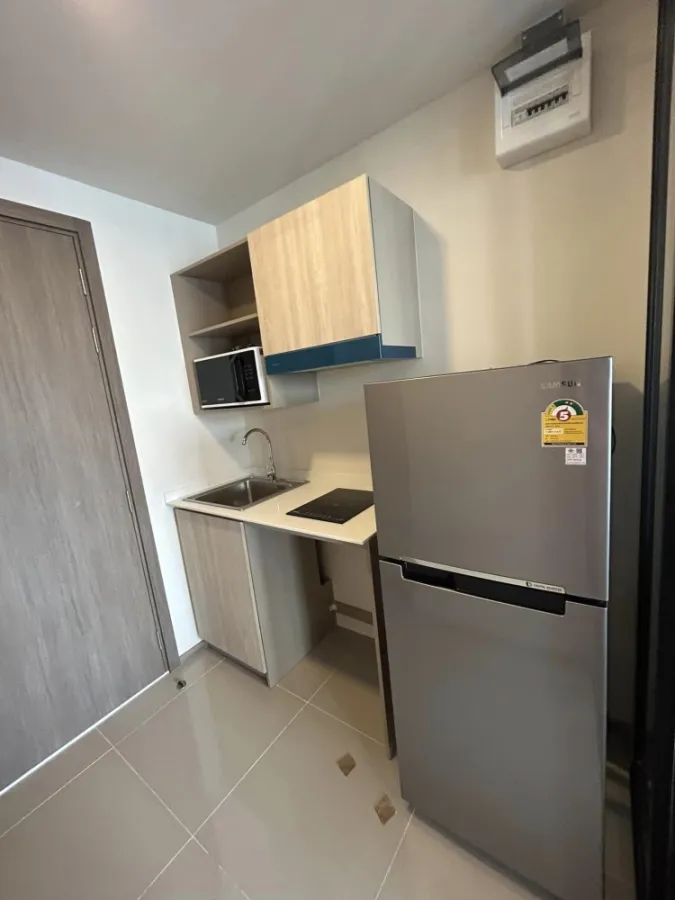 For rent or sell, The Move Bang Khae, 8th floor, open and airy view. Good electrical appliances, comfortable bed, good like this. Book now.