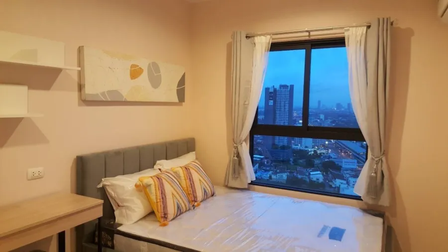 For sale, for rent, Plum Condo Central Station Phase 2, fully furnished room. Complete with electrical appliances and furniture. Book now.