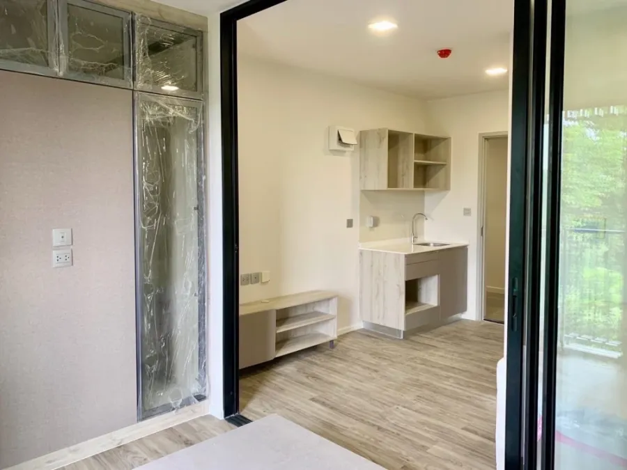 For rent: Kave Mutant Salaya, 1 bedroom, 1 bathroom, comes fully furnished and equipped, just bring your bags and move in!