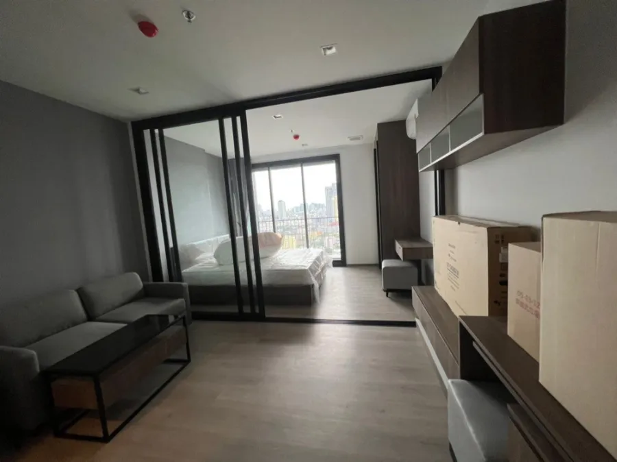 Condo for rent, The Line Phahonyothin Park, near Central Ladprao, Chatuchak Park and convenient to travel near BTS. Hurry up to reserve!