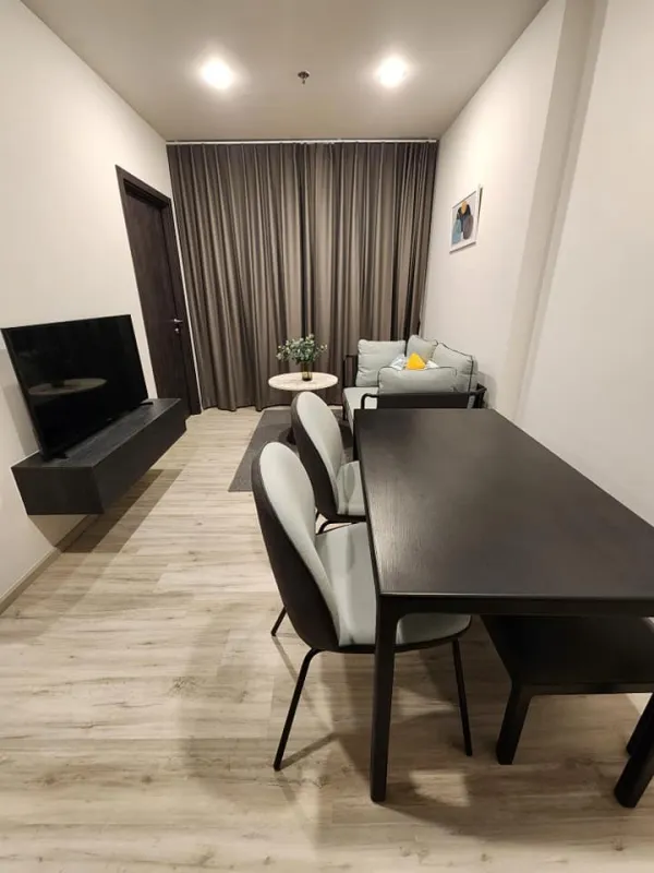For rent XT Huaikhwang Condominium ห้องน่าอยู่ มีระเบียงเป็นสัดส่วนที่ลงตัว ราคาคุ้ม จองเลย