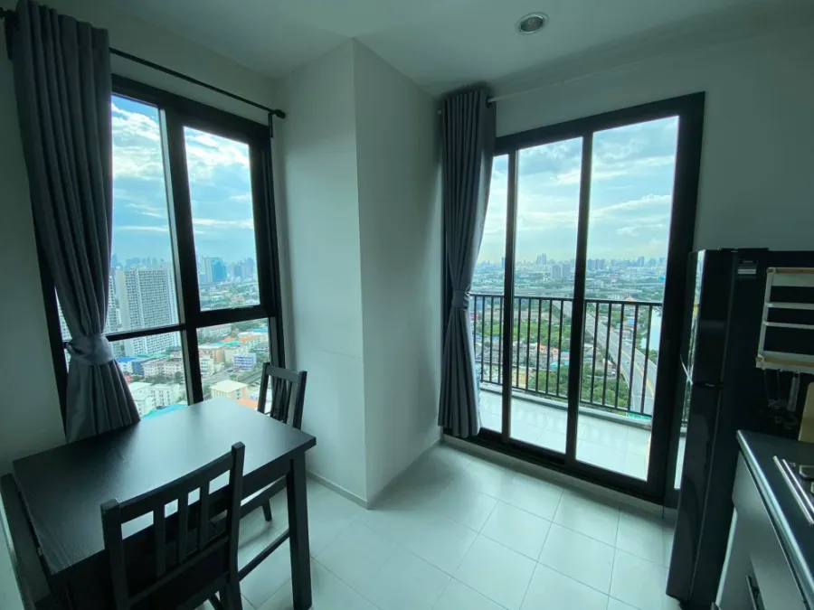 For rent, The Base Rama 9, Ramkhamhaeng, corner room, premium view, well furnished, decorated in bright tones, comfortable, book now