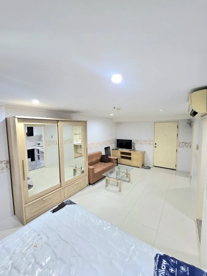 Condo for rent, Lumpini Ville Sukhumvit 77, ready to move in, affordable price. I'm telling you, if you miss out, you'll regret it later.