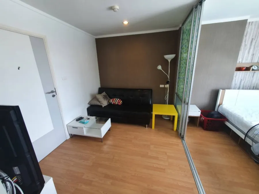 Sale Lumpini Place Srinakarin-Huamark Station, good location, next to the train, don't wait.