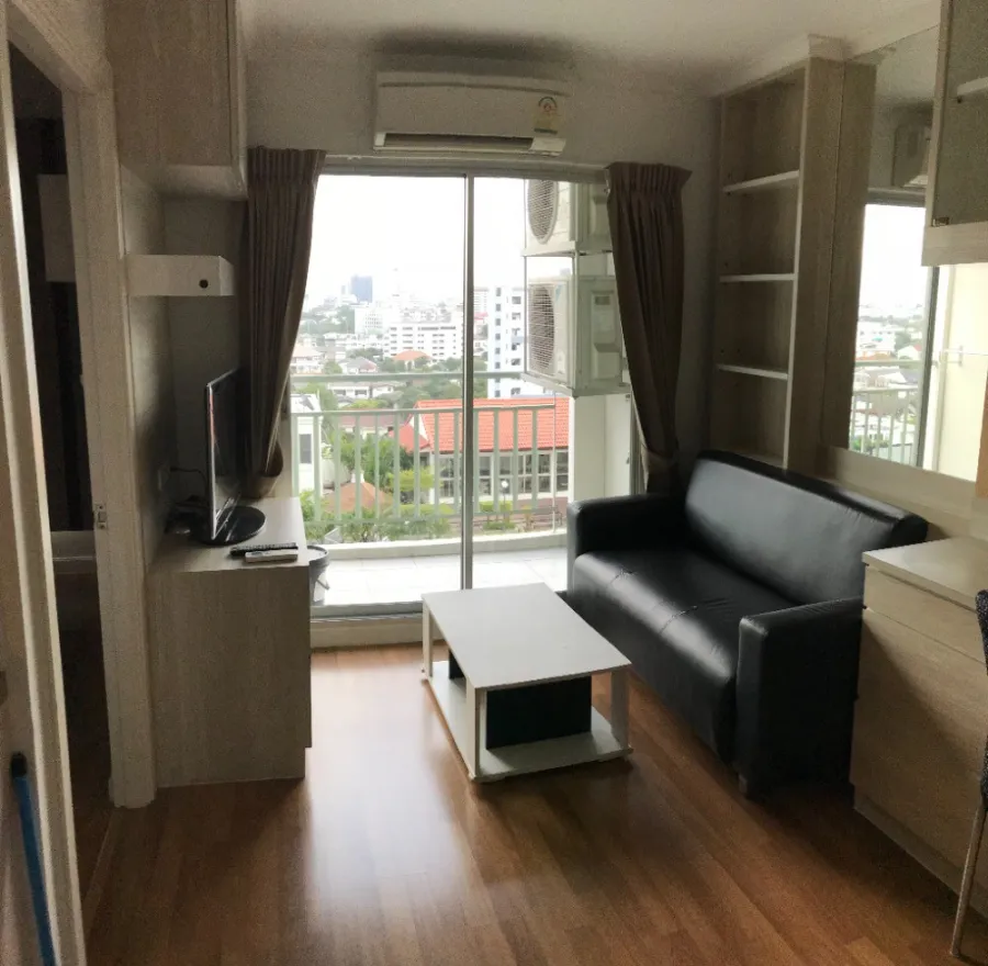 Condo for rent, Lumpini Place Ratchayothin, 11th floor, unblocked view, spacious and comfortable room. Plus the most impressive price
