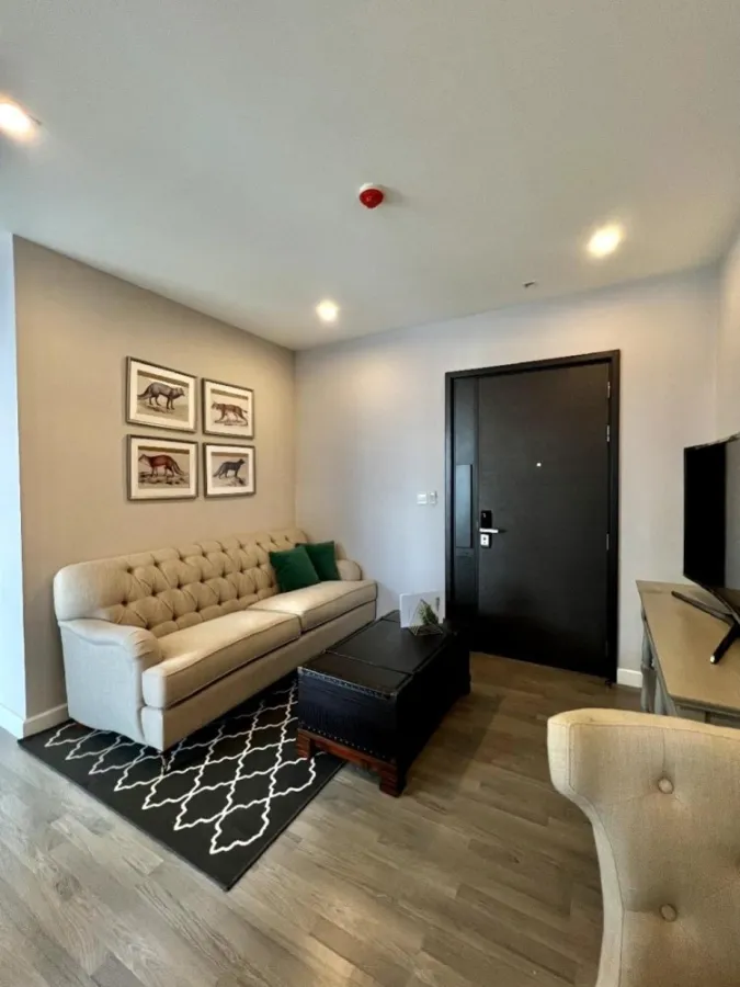 Condo for rent, The Room Rama 4, elegant decorated room, very inviting, comes with complete facilities, book now.