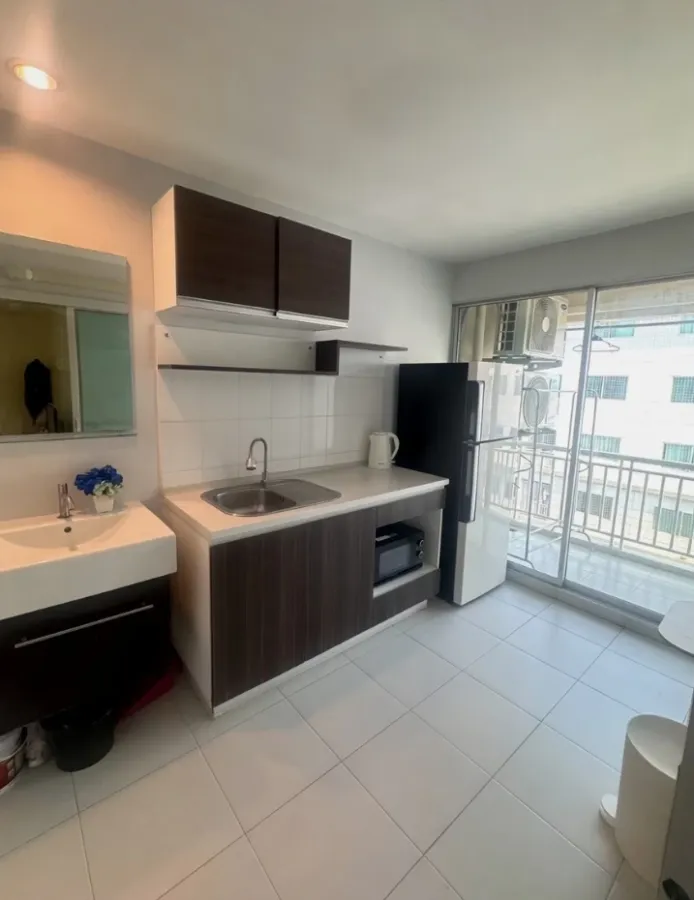 Smart Watcharapol condo for rent. Ready to move in, fully furnished. Just bring your belongings and you can move right in. Don't miss out!
