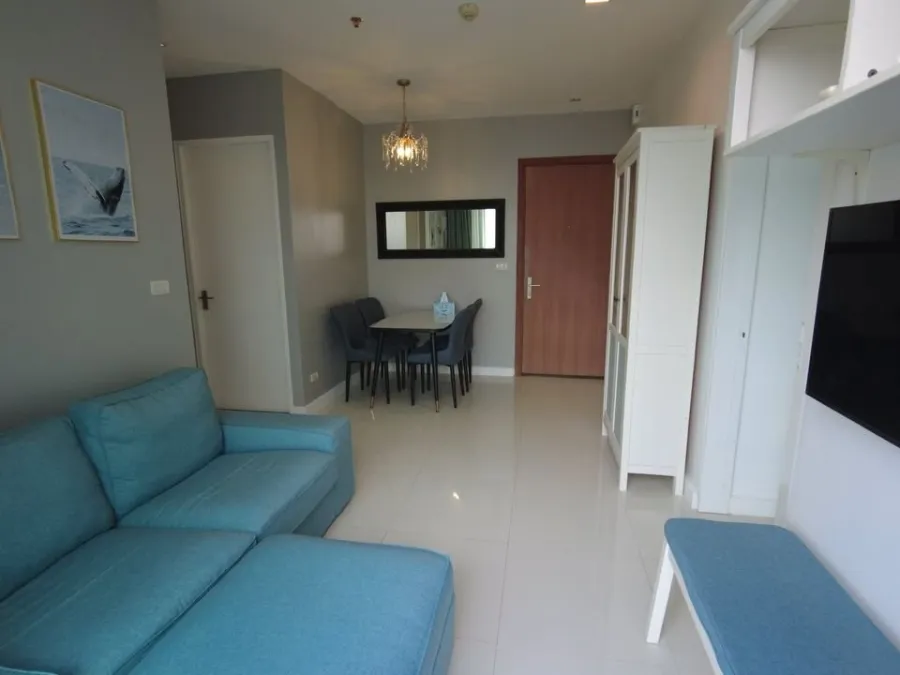 ให้เช่า The Bloom Sukhumvit 71 ห้องกว้าง โซฟานุ่มนั่งสบาย มาพร้อมทีวีจอใหญ่ดูหนังจุใจ รีบจองเลยจร้า