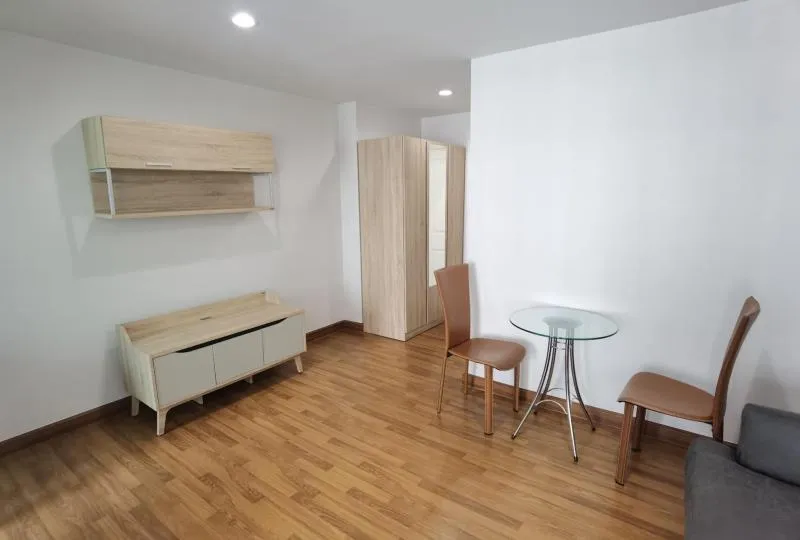 ให้เช่า Regent Home 18 แจ้งวัฒนะ ชั้นสูง ไม่ติดถนนใหญ่ ไม่เจอฝุ่น ไม่เสียงดัง ราคาไม่แรง รีบเลยเด้อ